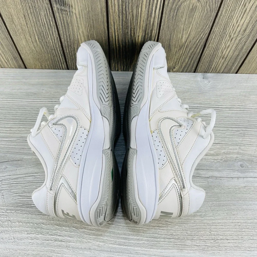 Nike Women City Court Low Top White Sneakers Size 9.5 White Silver Athletic